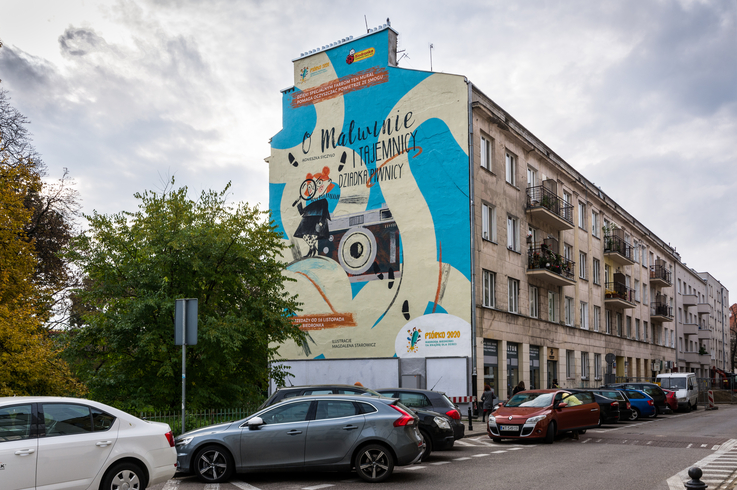 Biedronka wręcza nagrodę 100 tys. zł i odsłania antysmogowy mural