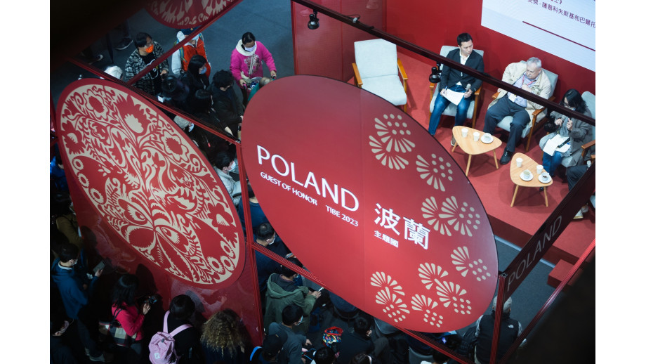 Reakcje gości na polską prezentację podczas Międzynarodowej Wystawy Książek w Tajpej