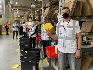 Amazon zatrudnia w Polsce pracowników z wadami słuchu