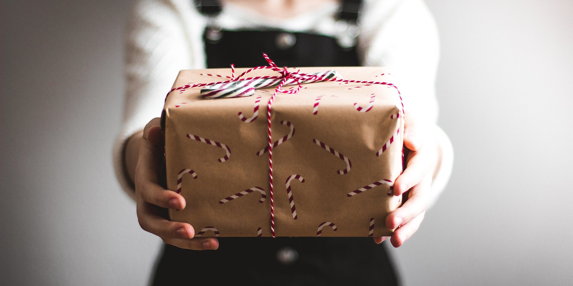 Idealny prezent świąteczny – czyli jaki? Mieszkańcy Mazowsza cenią praktyczne upomink