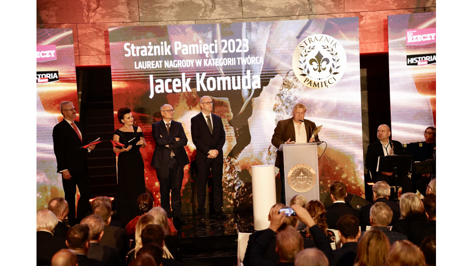 Jacek Komuda laureatem nagrody „Strażnik Pamięci”